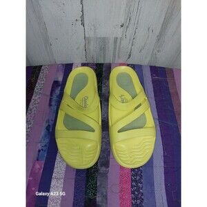 Tony Little Cheeks Health Slide with Gel Footbed Color Yellow Size 11